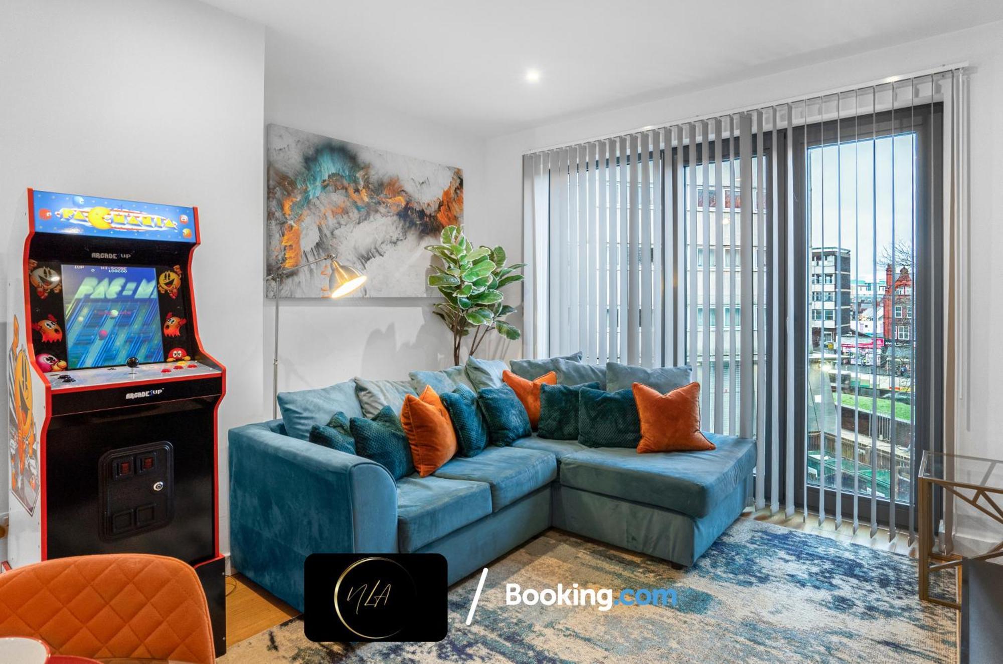 City Centre Apartment With Free Parking, 2 Bathrooms, Netflix And Wifi - Suitable For Contractors And Families - By Noor Luxury Accommodations Birmingham Bagian luar foto