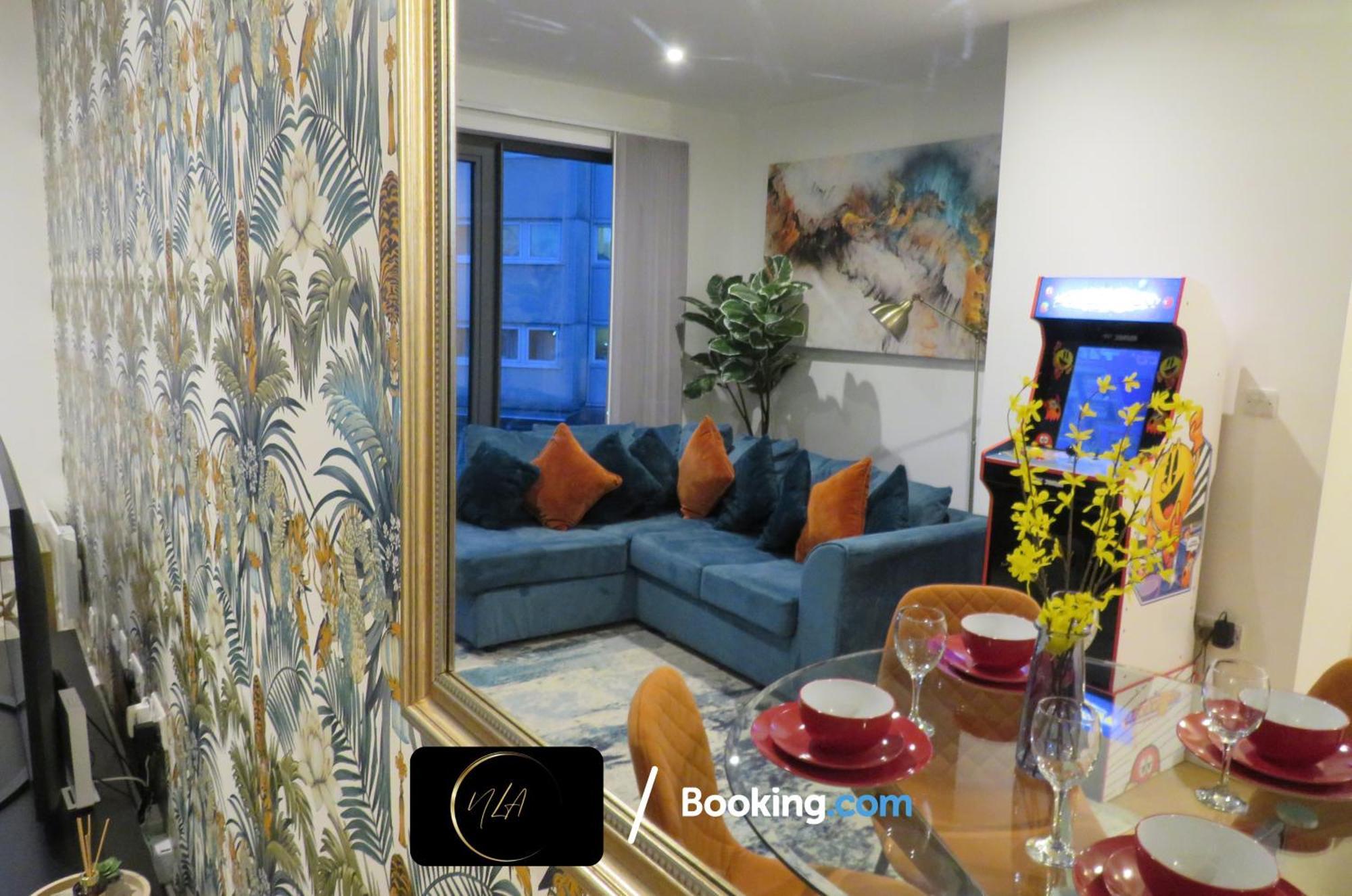 City Centre Apartment With Free Parking, 2 Bathrooms, Netflix And Wifi - Suitable For Contractors And Families - By Noor Luxury Accommodations Birmingham Bagian luar foto