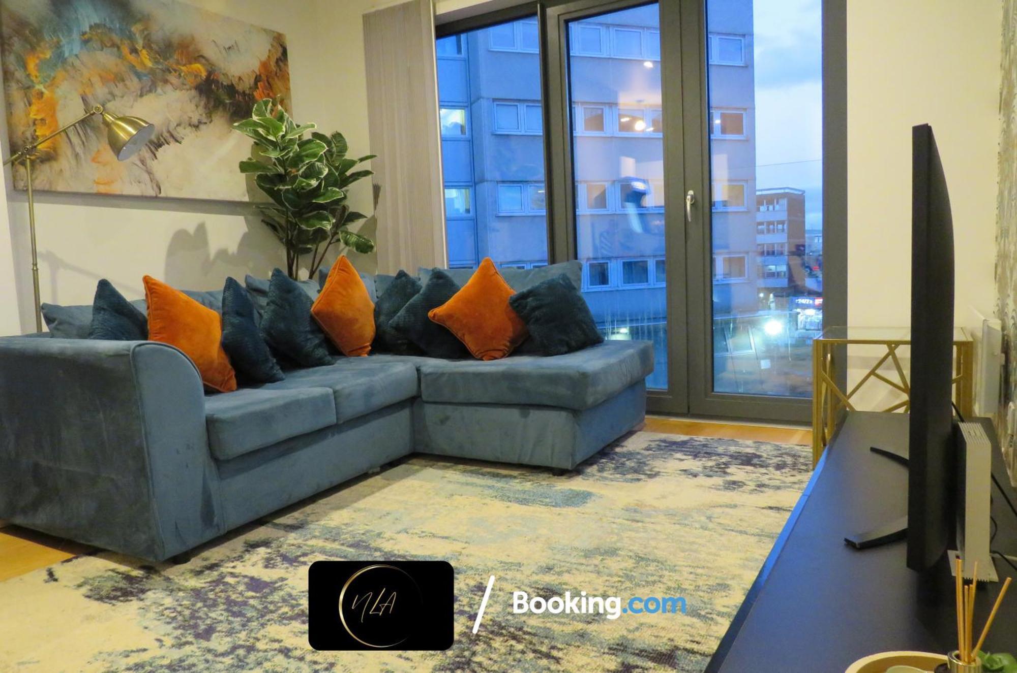 City Centre Apartment With Free Parking, 2 Bathrooms, Netflix And Wifi - Suitable For Contractors And Families - By Noor Luxury Accommodations Birmingham Bagian luar foto