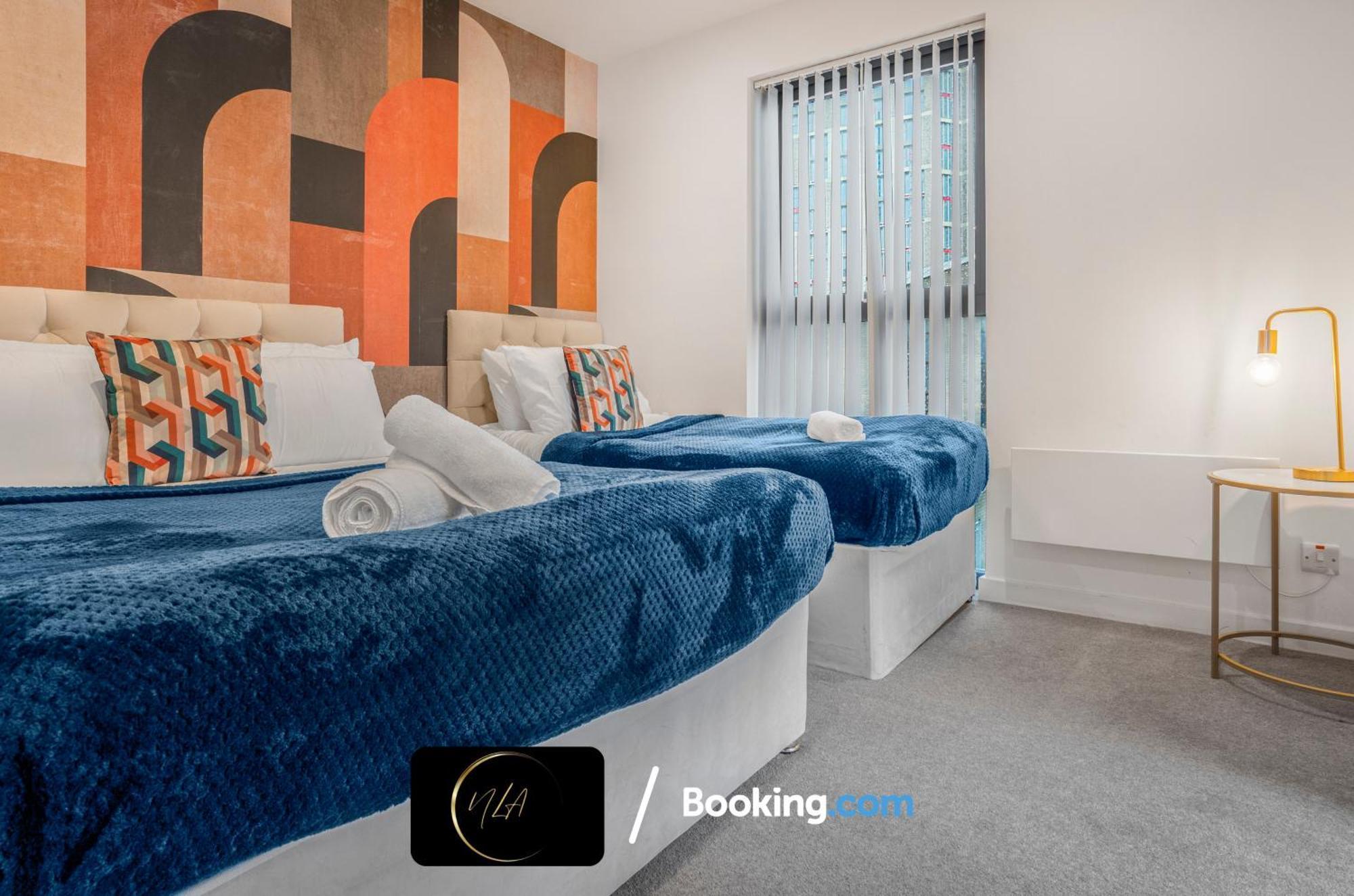 City Centre Apartment With Free Parking, 2 Bathrooms, Netflix And Wifi - Suitable For Contractors And Families - By Noor Luxury Accommodations Birmingham Bagian luar foto