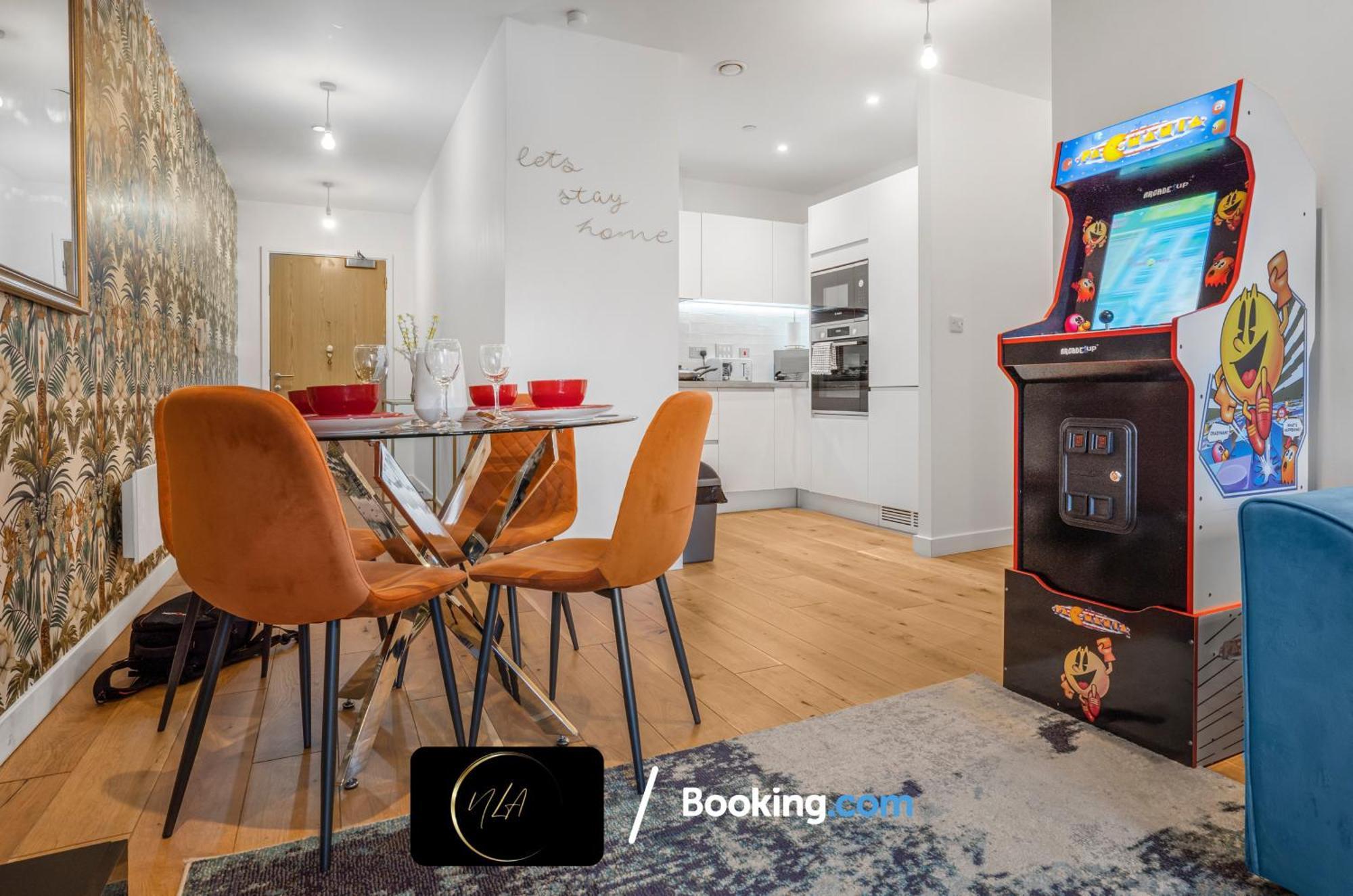 City Centre Apartment With Free Parking, 2 Bathrooms, Netflix And Wifi - Suitable For Contractors And Families - By Noor Luxury Accommodations Birmingham Bagian luar foto