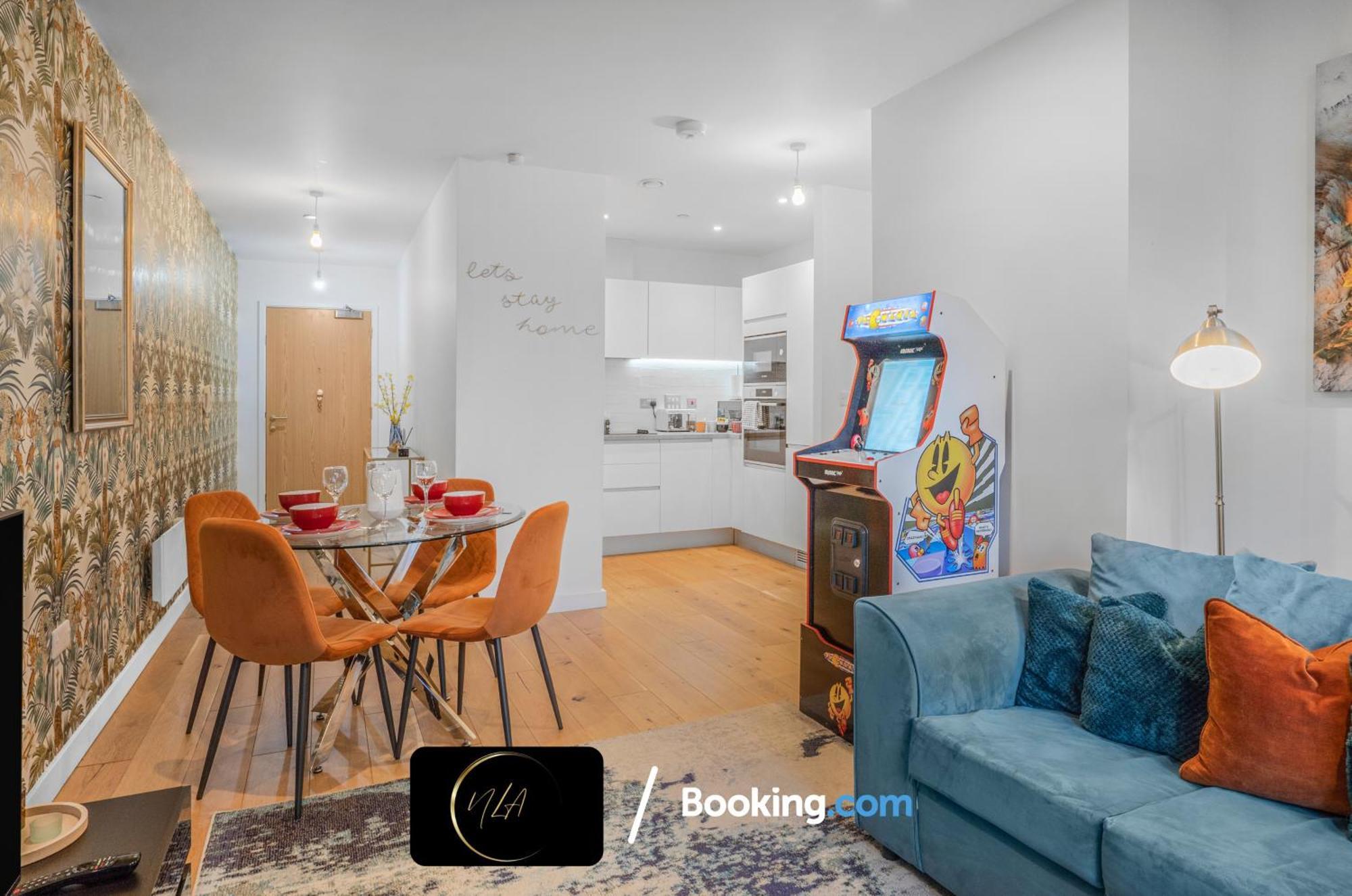 City Centre Apartment With Free Parking, 2 Bathrooms, Netflix And Wifi - Suitable For Contractors And Families - By Noor Luxury Accommodations Birmingham Bagian luar foto