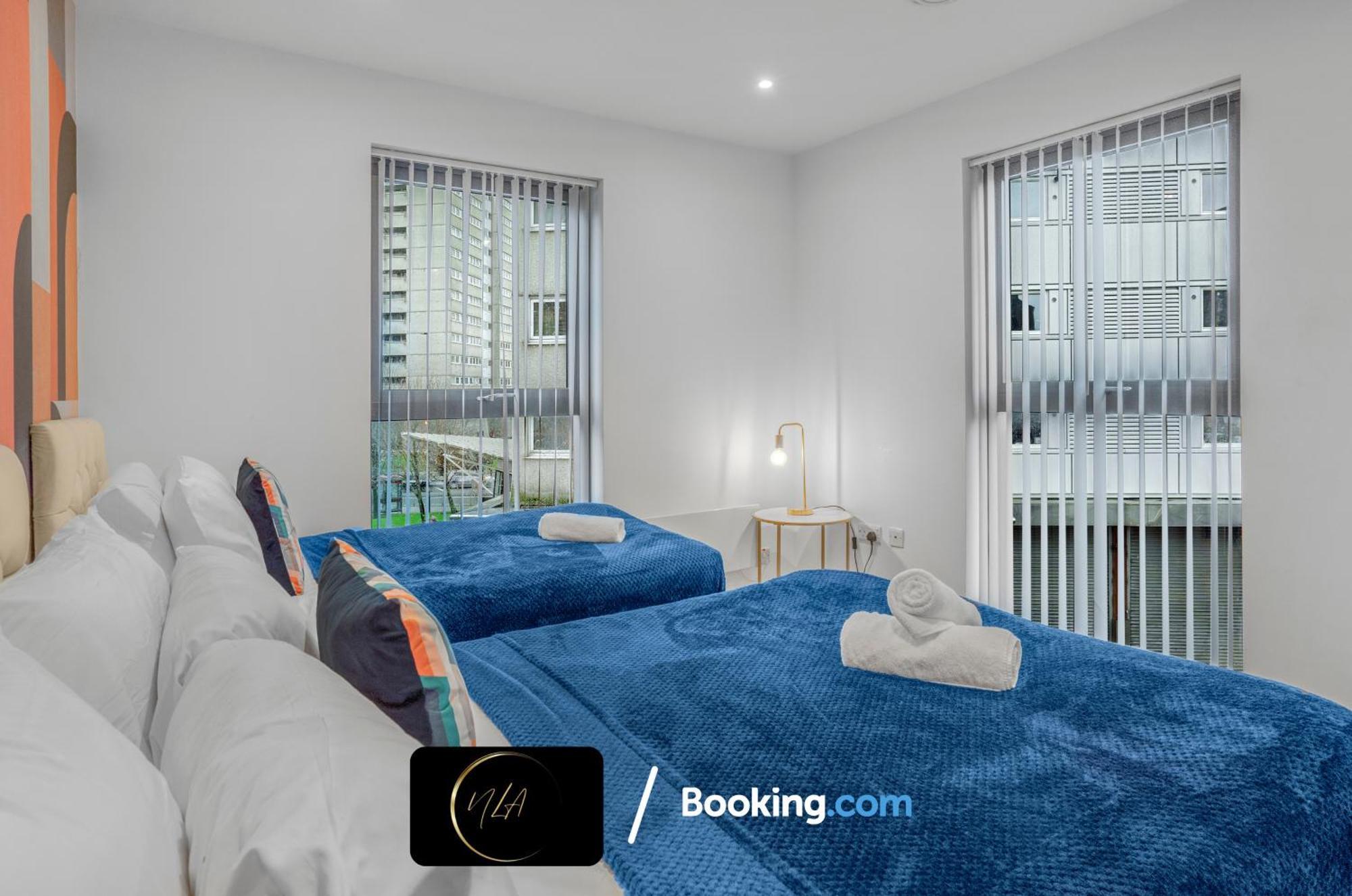 City Centre Apartment With Free Parking, 2 Bathrooms, Netflix And Wifi - Suitable For Contractors And Families - By Noor Luxury Accommodations Birmingham Bagian luar foto