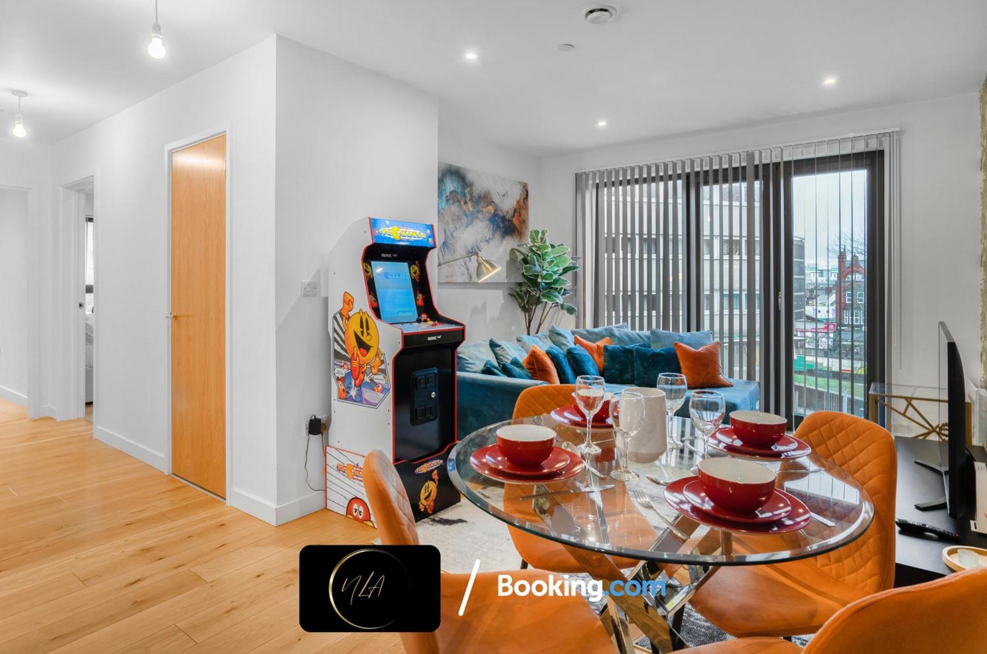 City Centre Apartment With Free Parking, 2 Bathrooms, Netflix And Wifi - Suitable For Contractors And Families - By Noor Luxury Accommodations Birmingham Bagian luar foto