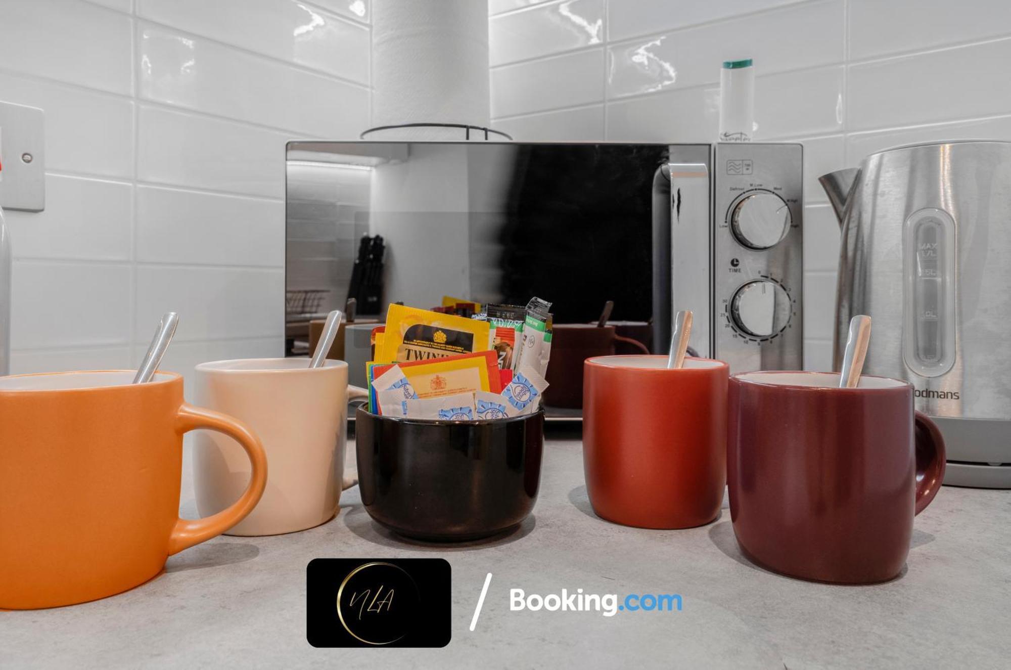 City Centre Apartment With Free Parking, 2 Bathrooms, Netflix And Wifi - Suitable For Contractors And Families - By Noor Luxury Accommodations Birmingham Bagian luar foto