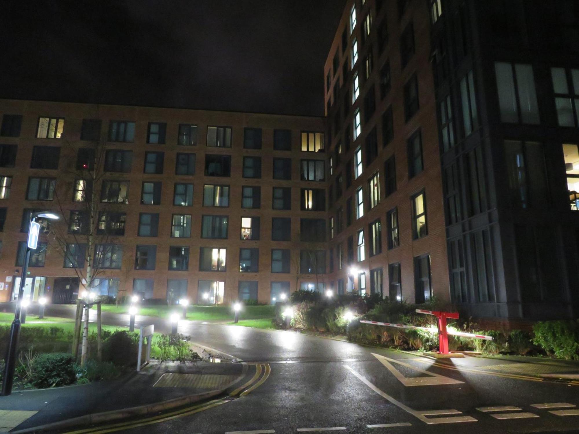 City Centre Apartment With Free Parking, 2 Bathrooms, Netflix And Wifi - Suitable For Contractors And Families - By Noor Luxury Accommodations Birmingham Bagian luar foto
